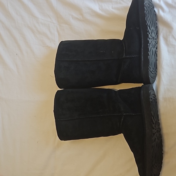 Black Classic Tall UGGS Size 7 - Picture 6 of 11